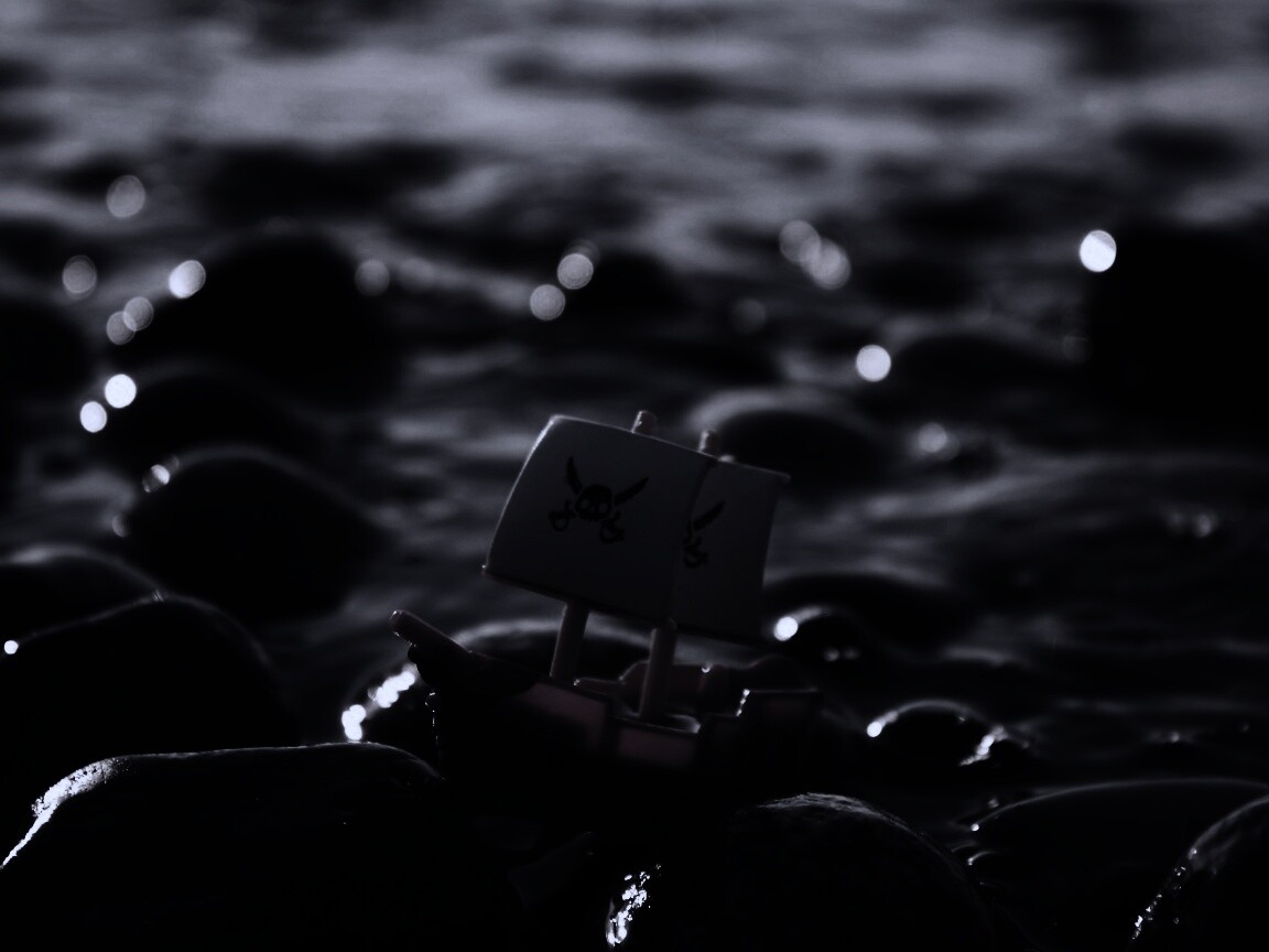 Пиратский корабль на мели обои