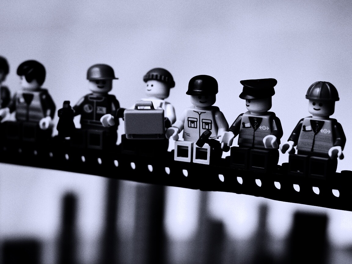 Lego строители обедают на балке обои