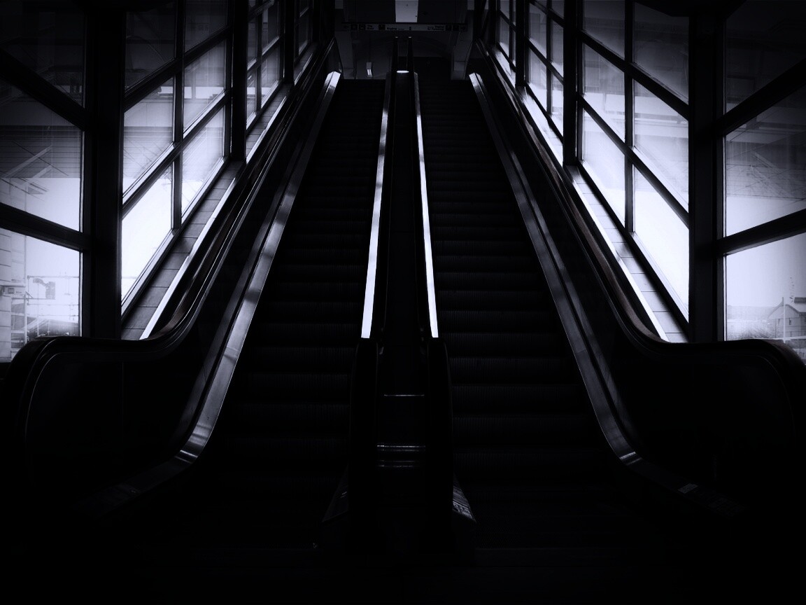 Эскалаторы снизу обои