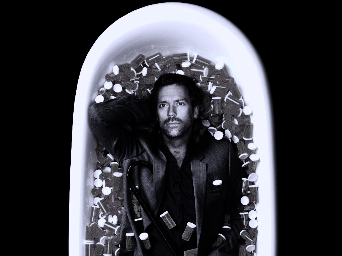 Хаус в ванне с викодином обои