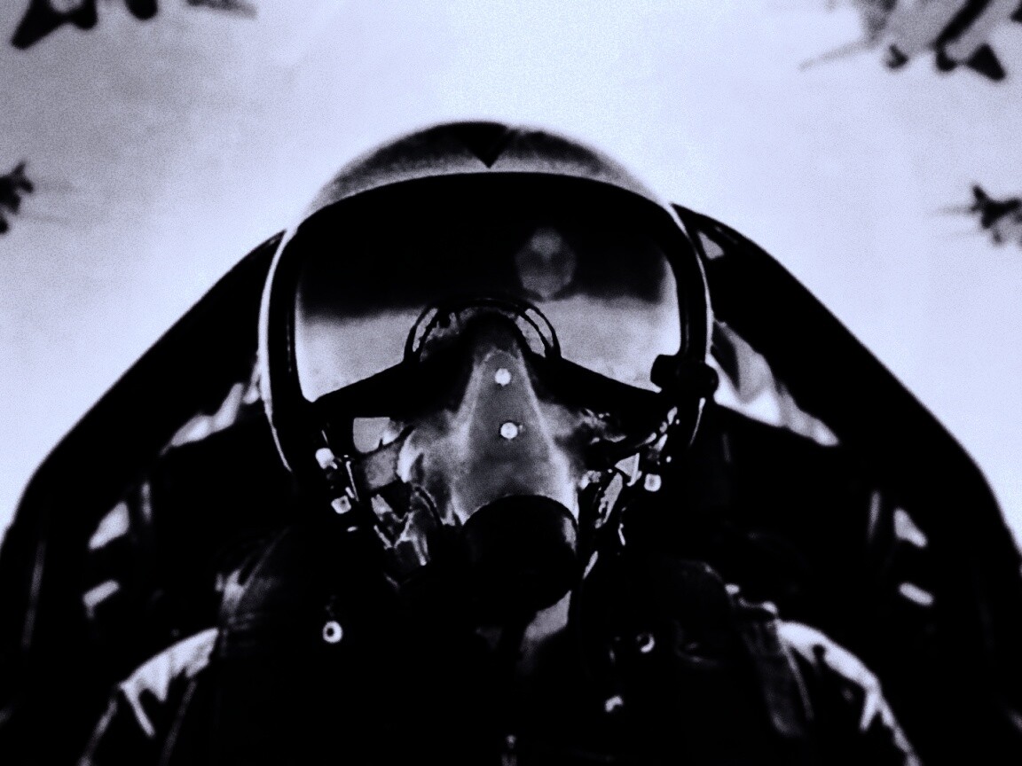 Пилот истребителя обои