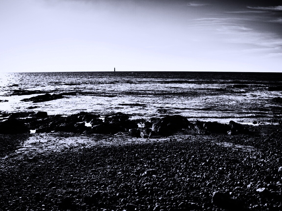 Чёрно-белое фото побережья обои