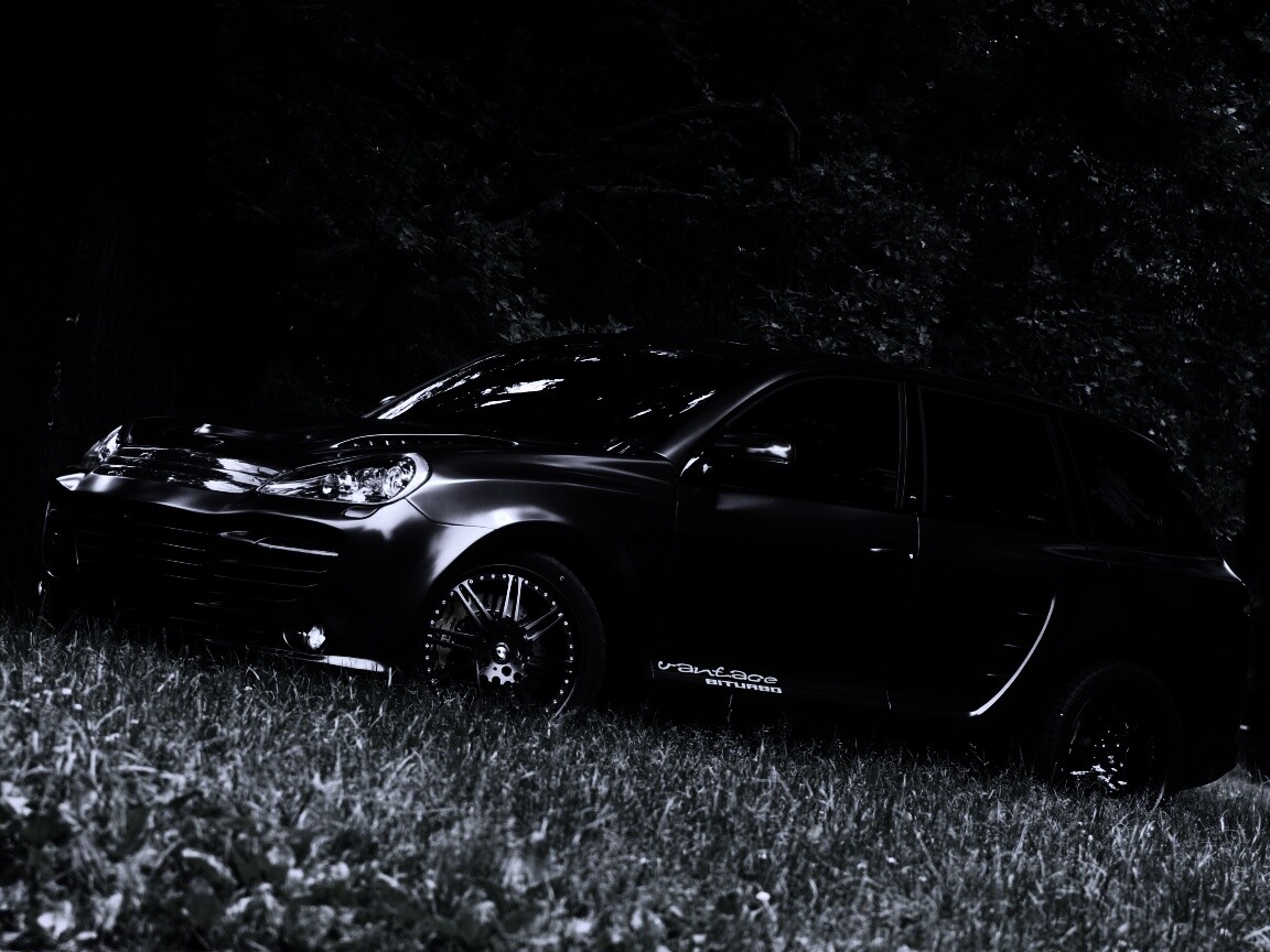 Концепт внедорожника в лесу обои