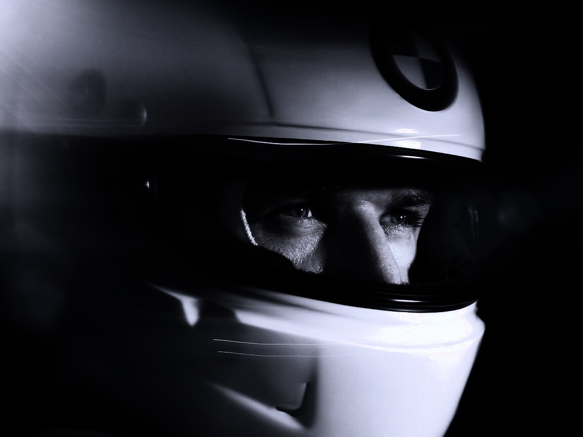 Гонщик BMW обои