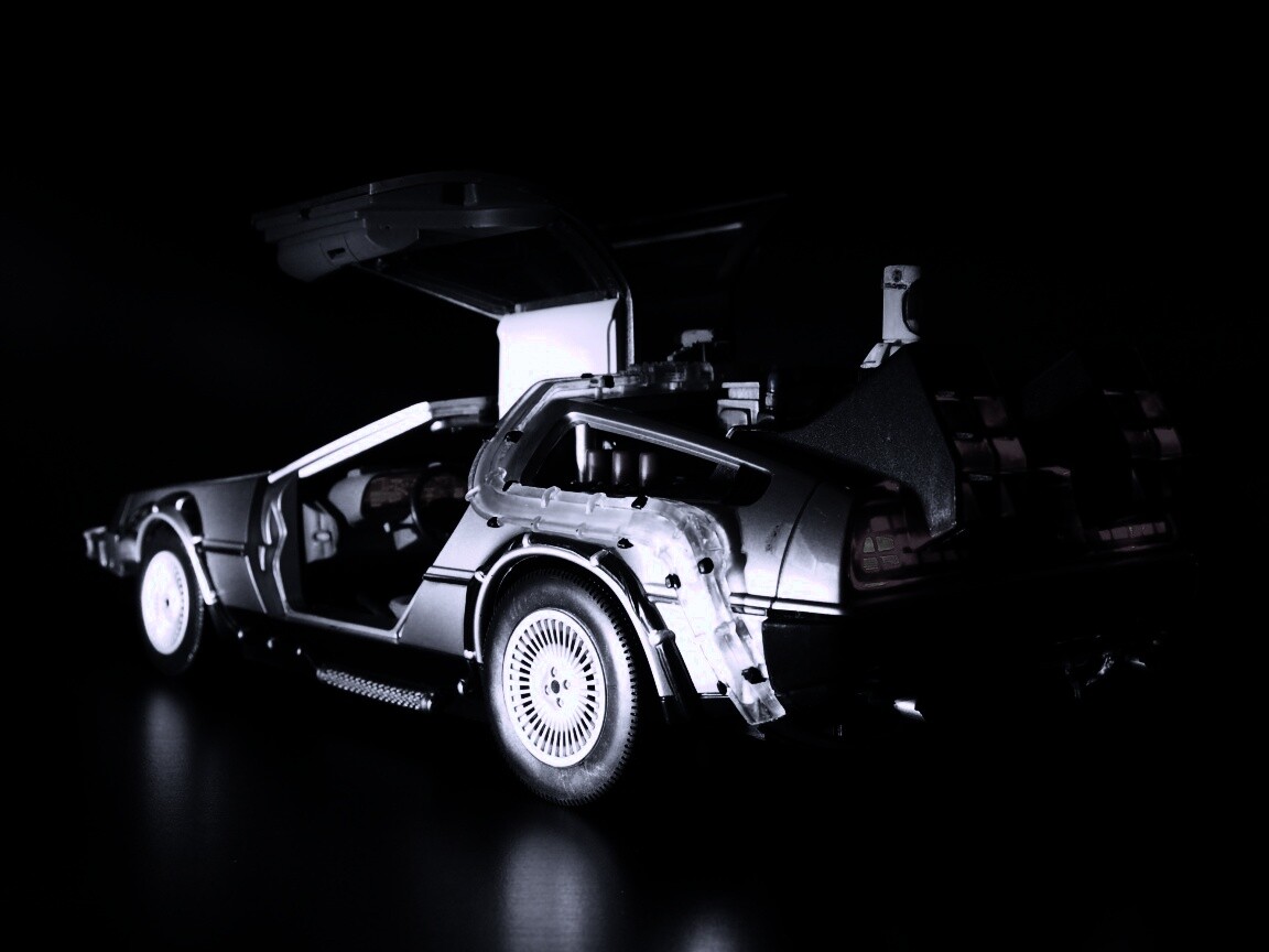 Фигурка делореана обои