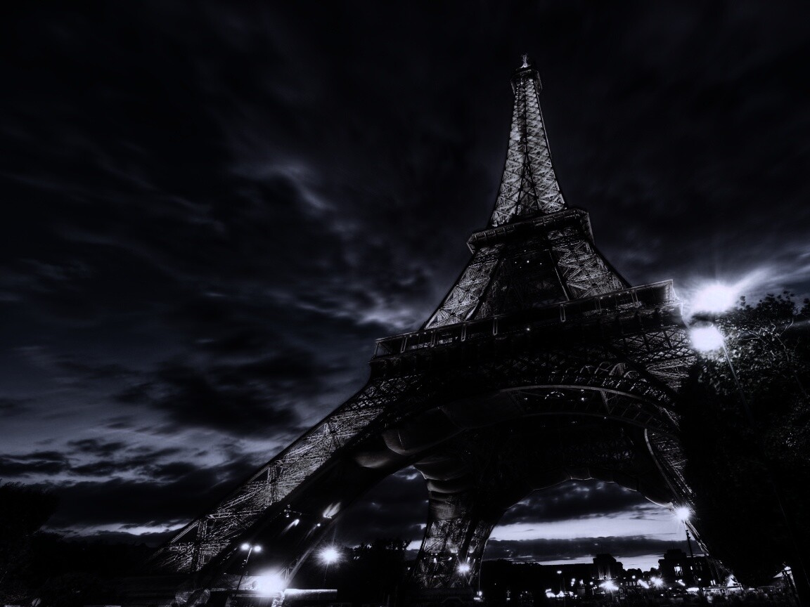 Вид снизу на Эйфелеву башню обои