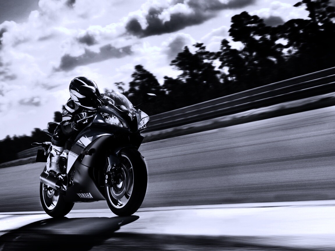 Мотоциклист на треке обои