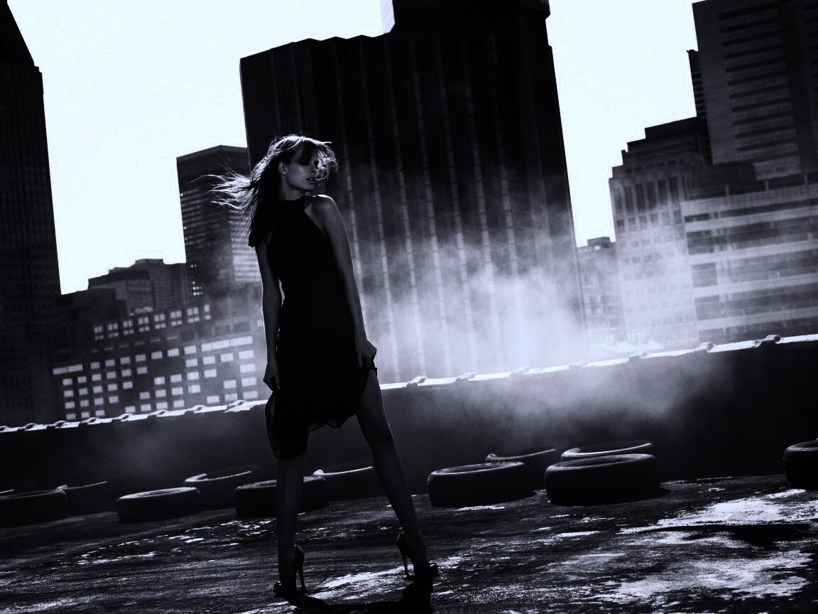 Девушка в красном обои