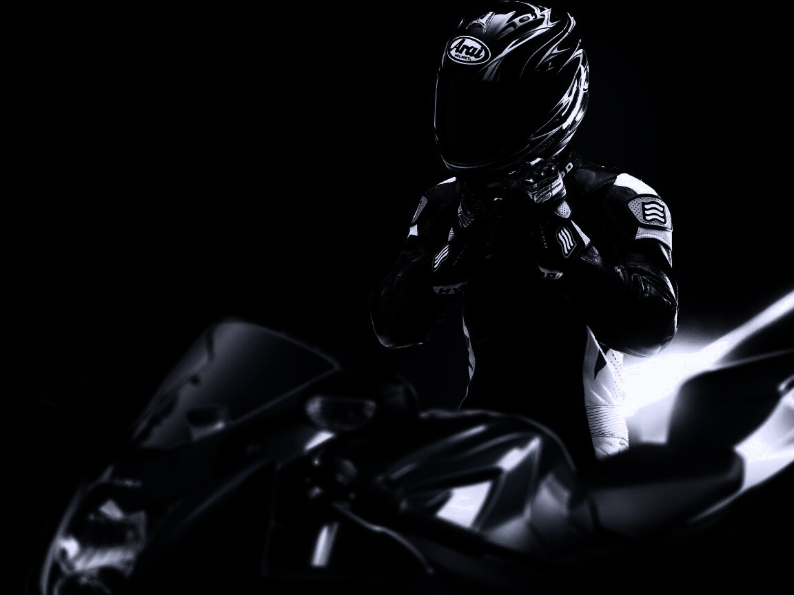 Мотоциклист в черном обои