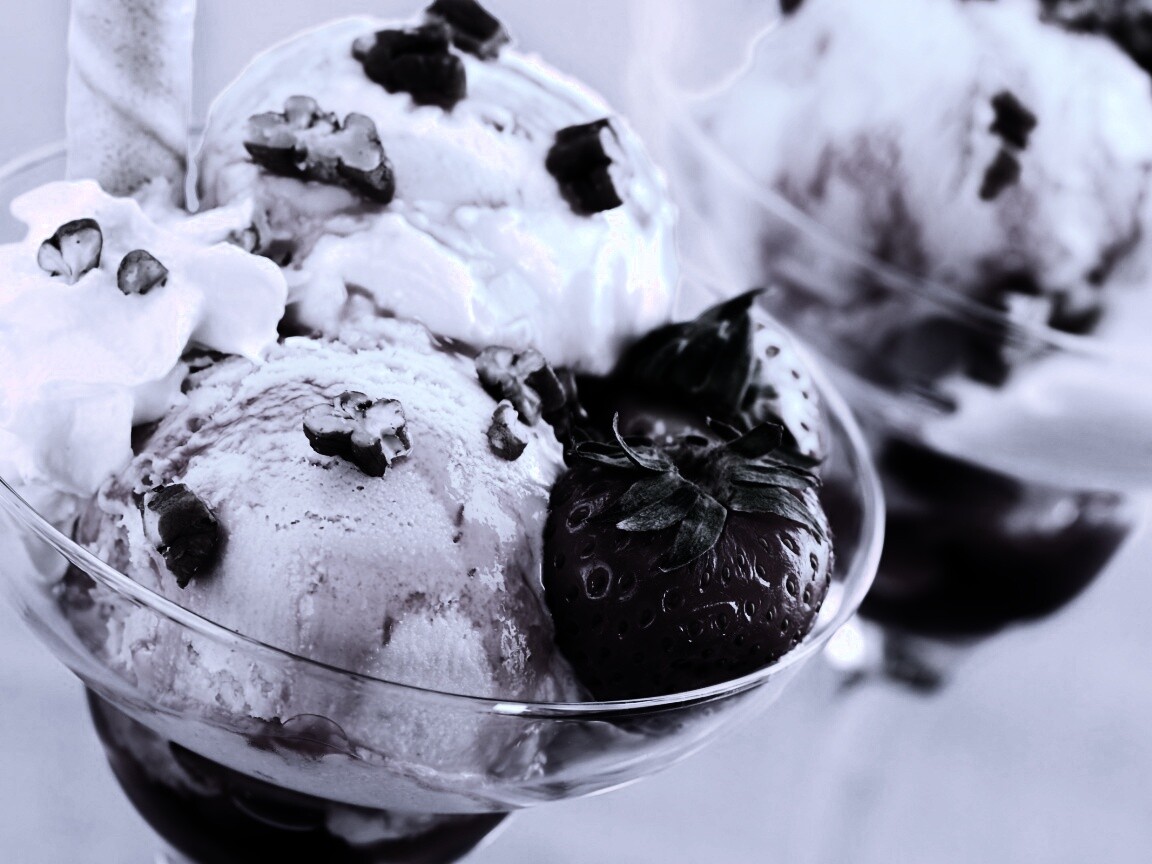 Клубничное мороженное обои