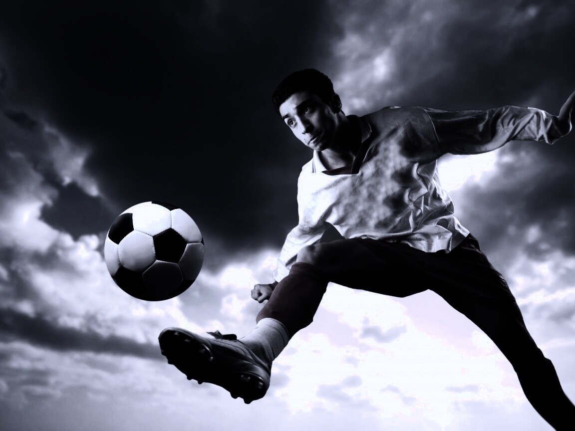 Футболист обои
