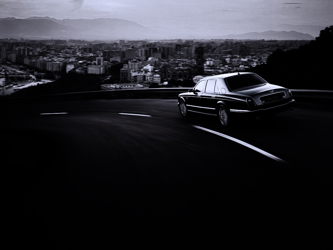 Черный Бентли на повороте обои
