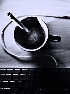 Ручка в кофе обои