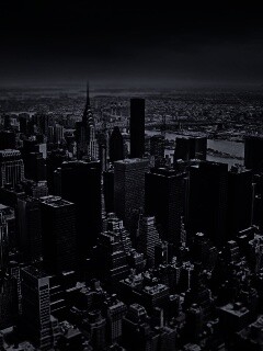 Темное небо над городом обои