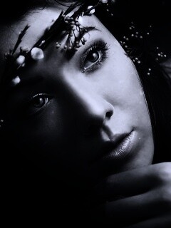 Девушка в венке обои