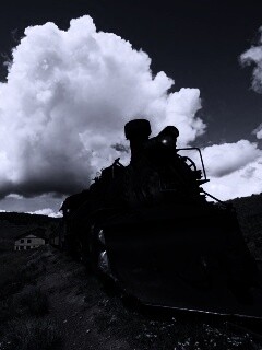 Паровоз на деревенской станции обои