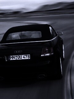 Audi RS 4 с тряпичной крышей обои