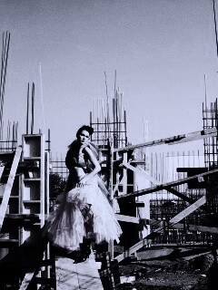 Девушка на стройке обои