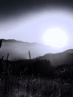 Восход над холмами обои