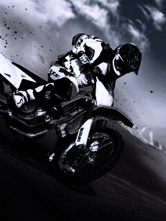 Мотоциклист на кроссовом байке обои