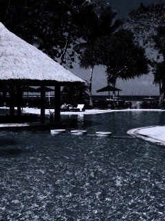 Бассейн отеля обои