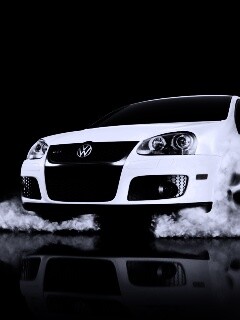 Буксующий белый Фольц обои