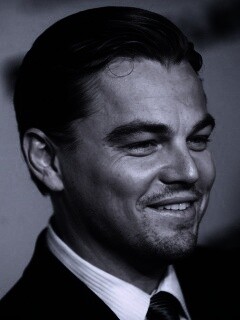 Леонардо Дикаприо в костюме обои