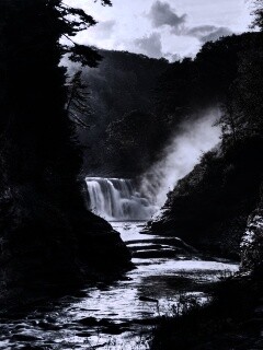 Скалистый водопад обои