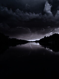 Молнии на фоне заката, стандартные обои mac обои