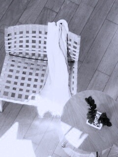 Отдых на плетенном кресле обои