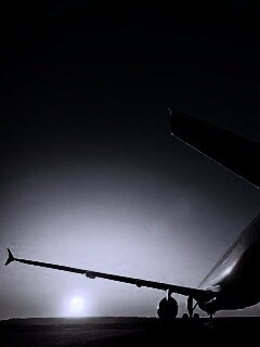 Самолет на закате обои