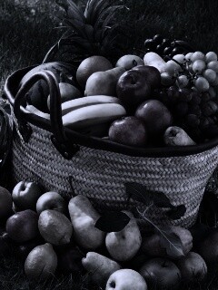 Корзина с фруктами обои