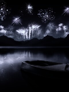 Фейрверк над озером обои