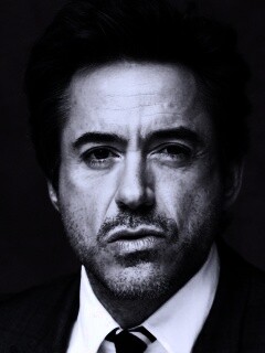 Роберт Дауни младший что-то подозревает обои