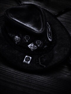 Шляпа и стрелы обои