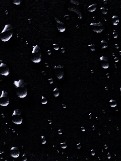 Капли воды на темной поверхности обои