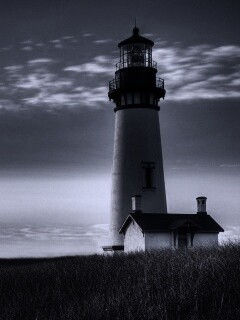 Маяк в поле обои