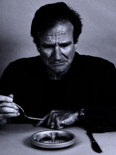 Робин Уильямс перед зеркалом обои