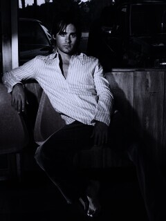 Джаред  Лето на стуле обои