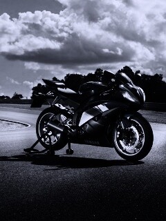 Yamaha R6 на трассе обои