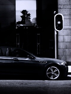 BMW F10 на светофоре обои