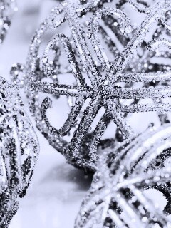 Серебрянные новогодние шары обои