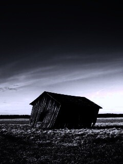 Покосившийся сарай обои