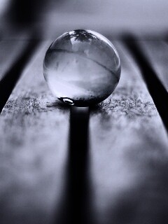Стеклянный шарик обои
