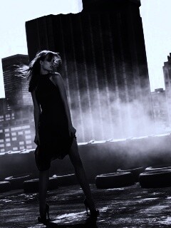 Девушка в красном обои