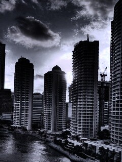 Город на берегу обои