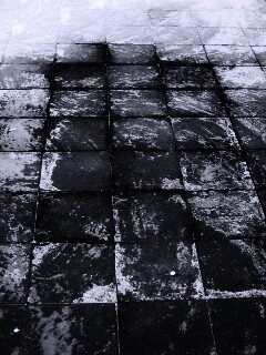 Дорога из серой плитки обои