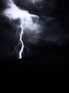 Всадник в буре обои