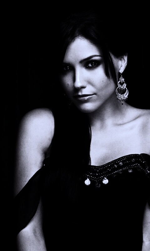 София Буш в черном платье обои