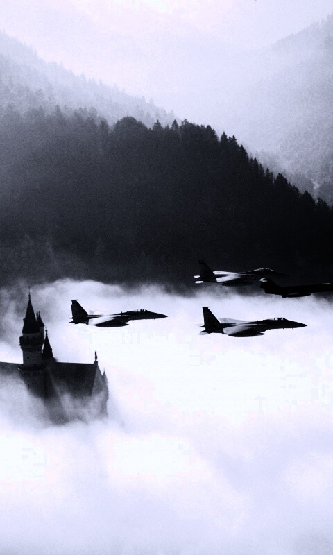 Истребители над замком обои
